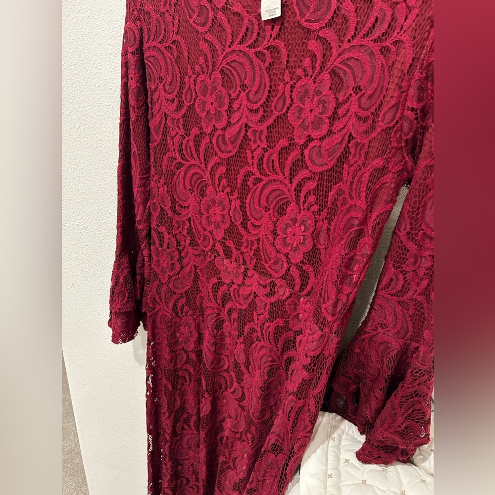 lace dress - Picture 3 of 4